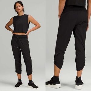 Lululemon dance studio mid rise crop pants
